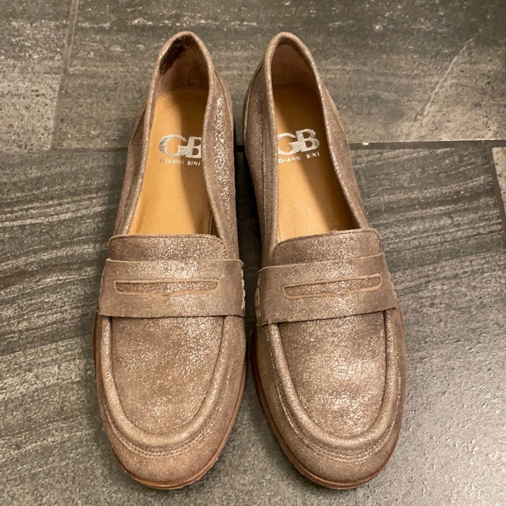 Gianni Bini leather loafers